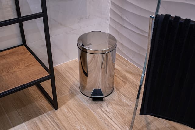 KOSZ NA ŚMIECI 5L - AWD Interior