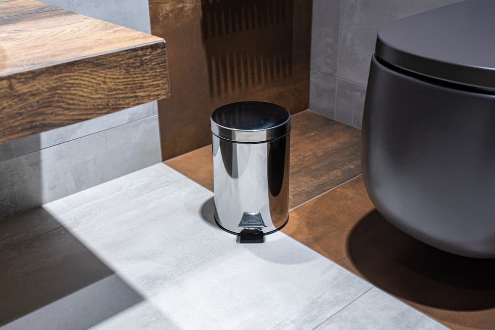 KOSZ NA ŚMIECI 3L - AWD Interior