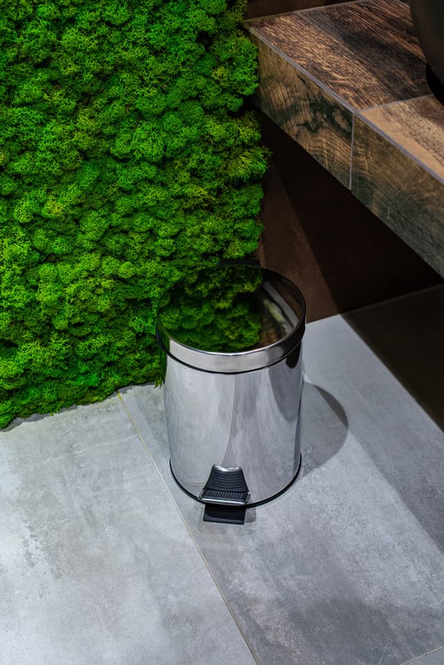 KOSZ NA ŚMIECI 3L - AWD Interior