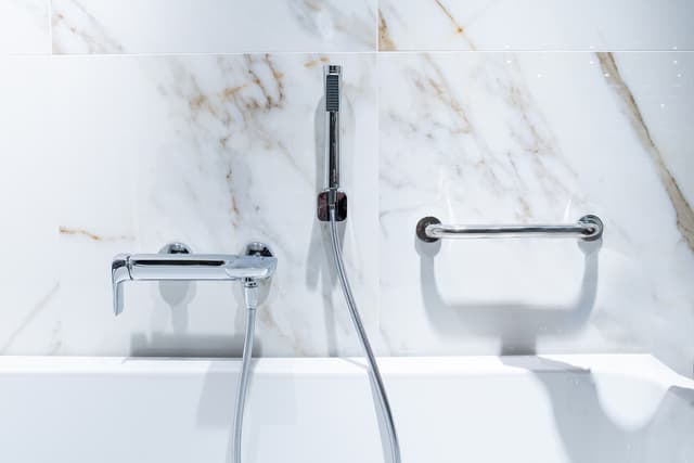 UCHWYT DO WANNY - AWD Interior