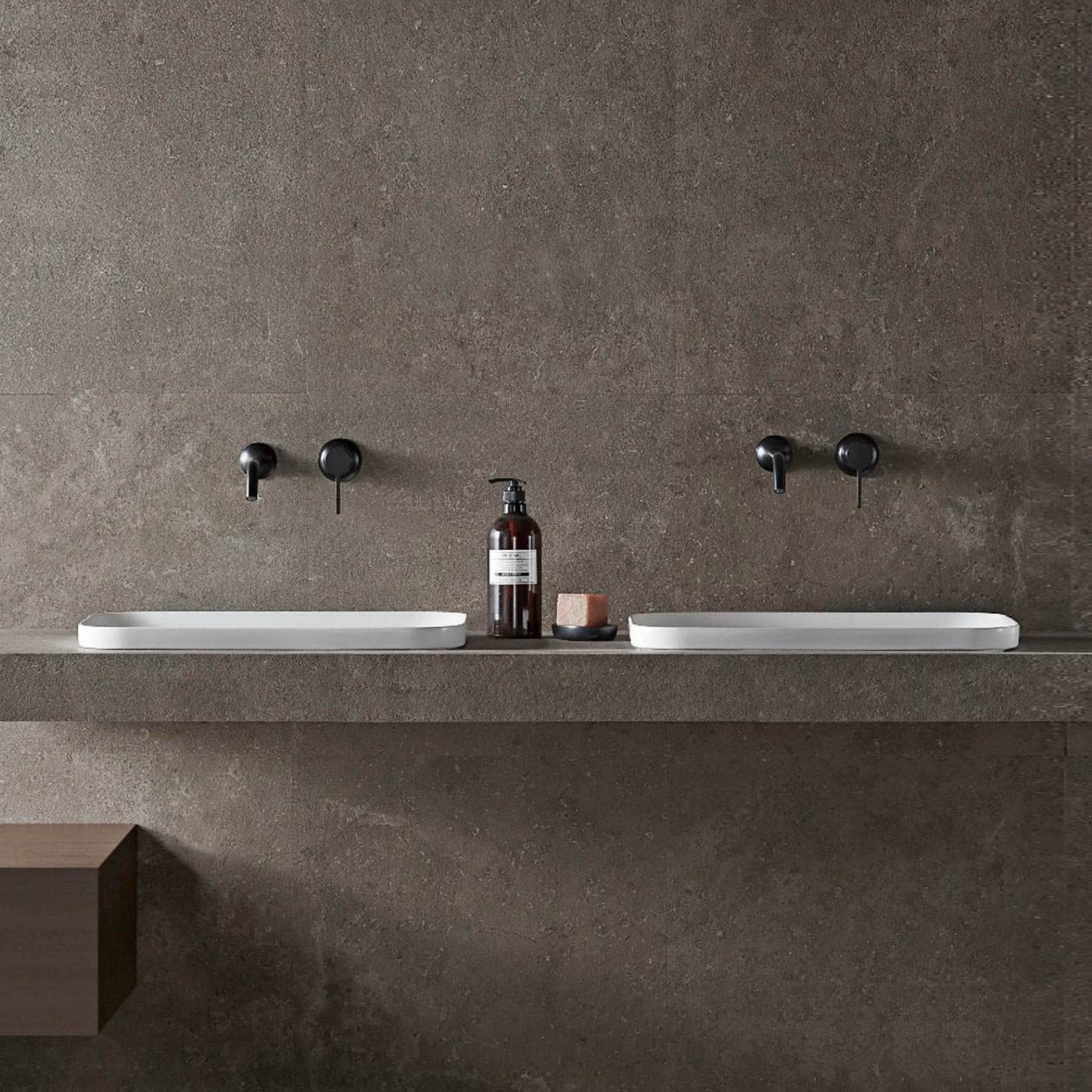 Umywalka wpuszczana w blat INTERO UC5696GL 600x370x145 mm z korkiem złotym