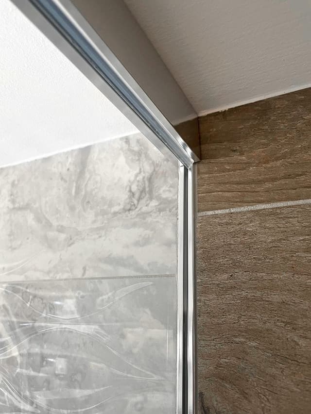 ARCHITEX zestaw do mocowania szkła podłoga-ściana-sufit z listwą spadkową, 1615x2600mm, lewy, polerowany aluminium