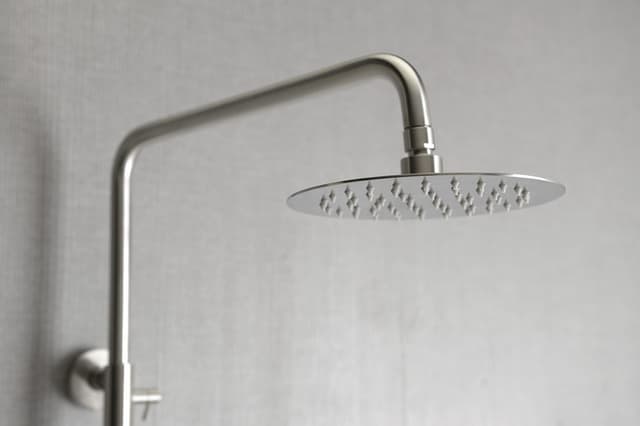 MINIMAL kolumna wannowa z baterią dźwigniową i wylewką, stal nierdzewna