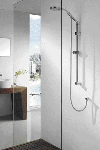 TILA zestaw prysznicowy chrom z uchwytem przesuwnym i mydelniczką