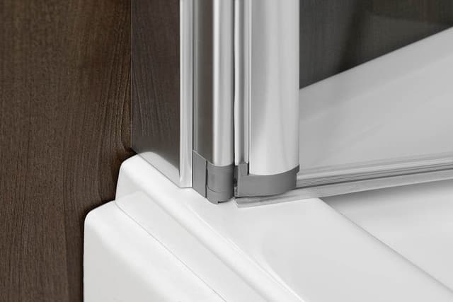 RIONI parawan wannowy podnoszony pneumatycznie, szer. 710 mm, szkło czyste, chromowany